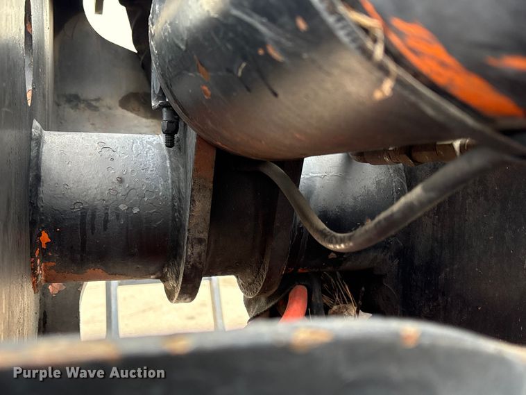 image for item EC8089 2000 Ford F750 Super Duty Ext. Cab forestry bucket truck