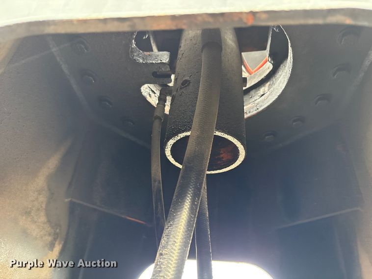 image for item EC8089 2000 Ford F750 Super Duty Ext. Cab forestry bucket truck