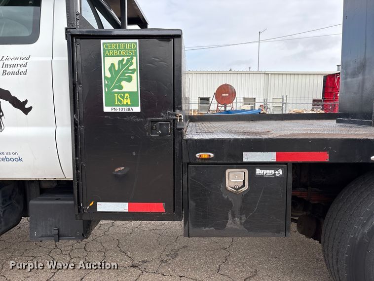 image for item EC8089 2000 Ford F750 Super Duty Ext. Cab forestry bucket truck