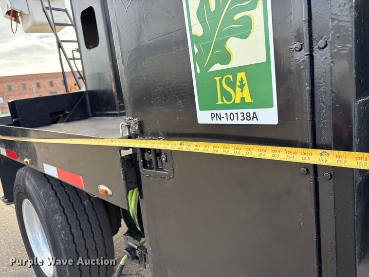 image for item EC8089 2000 Ford F750 Super Duty Ext. Cab forestry bucket truck