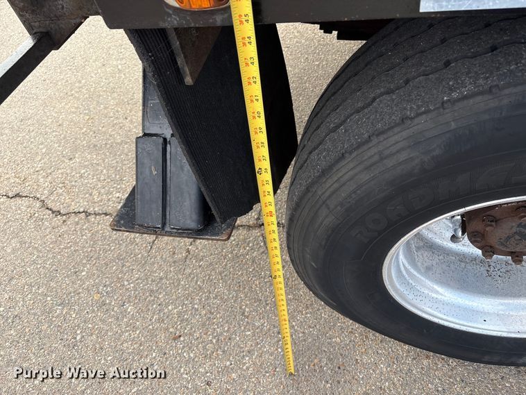 image for item EC8089 2000 Ford F750 Super Duty Ext. Cab forestry bucket truck