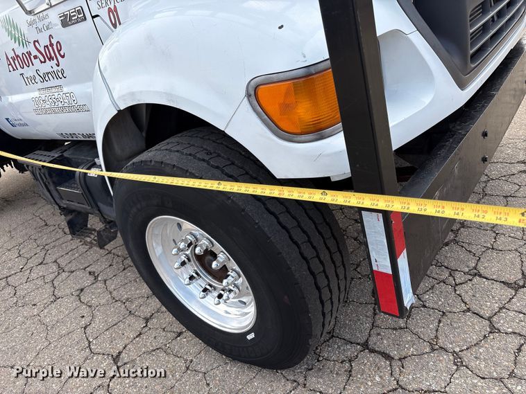 image for item EC8089 2000 Ford F750 Super Duty Ext. Cab forestry bucket truck