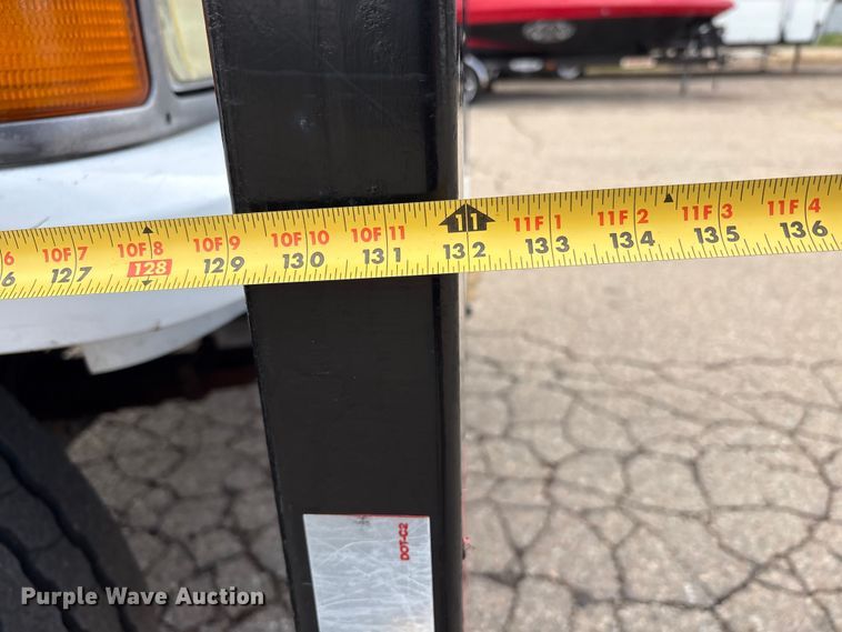 image for item EC8089 2000 Ford F750 Super Duty Ext. Cab forestry bucket truck