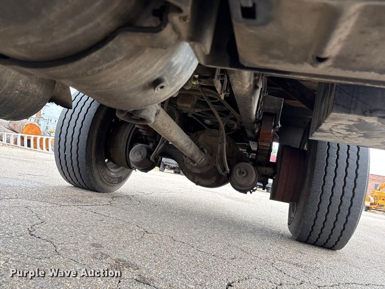 image for item EC8089 2000 Ford F750 Super Duty Ext. Cab forestry bucket truck