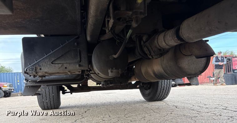 image for item EC8089 2000 Ford F750 Super Duty Ext. Cab forestry bucket truck