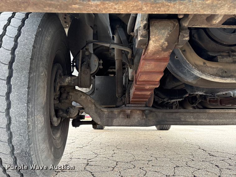 image for item EC8089 2000 Ford F750 Super Duty Ext. Cab forestry bucket truck