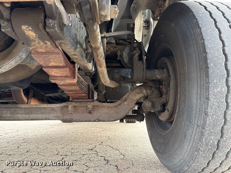 image for item EC8089 2000 Ford F750 Super Duty Ext. Cab forestry bucket truck