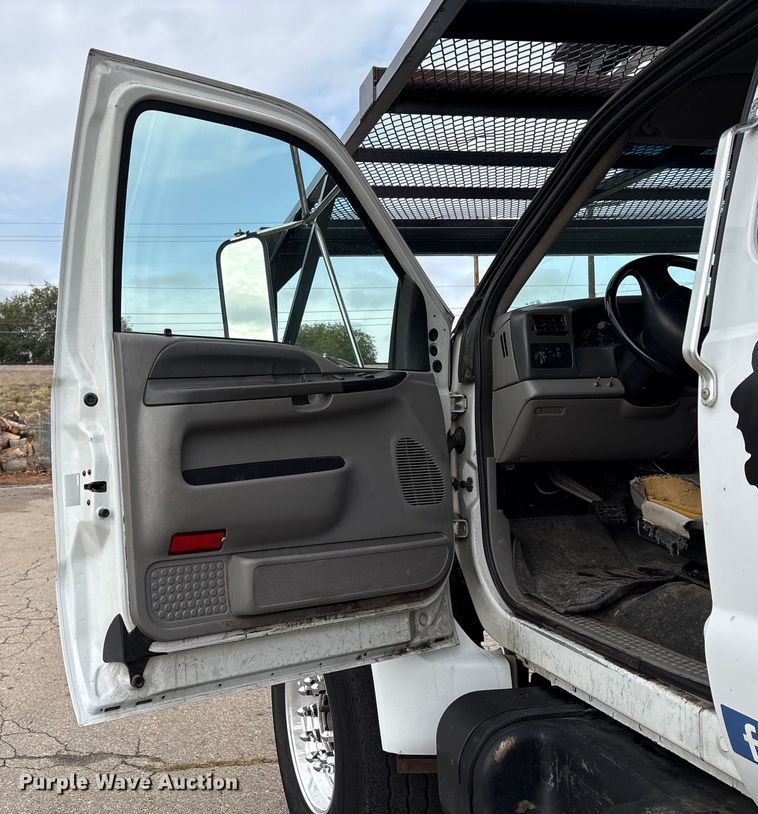 image for item EC8089 2000 Ford F750 Super Duty Ext. Cab forestry bucket truck