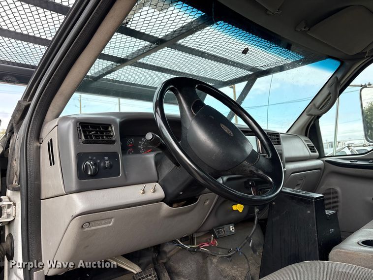 image for item EC8089 2000 Ford F750 Super Duty Ext. Cab forestry bucket truck