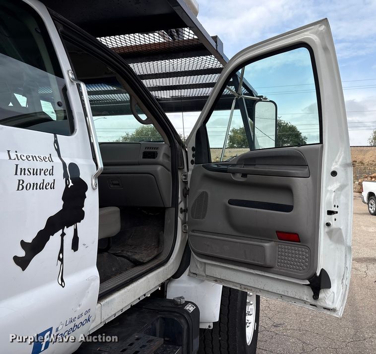 image for item EC8089 2000 Ford F750 Super Duty Ext. Cab forestry bucket truck