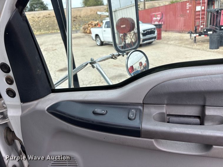 image for item EC8089 2000 Ford F750 Super Duty Ext. Cab forestry bucket truck