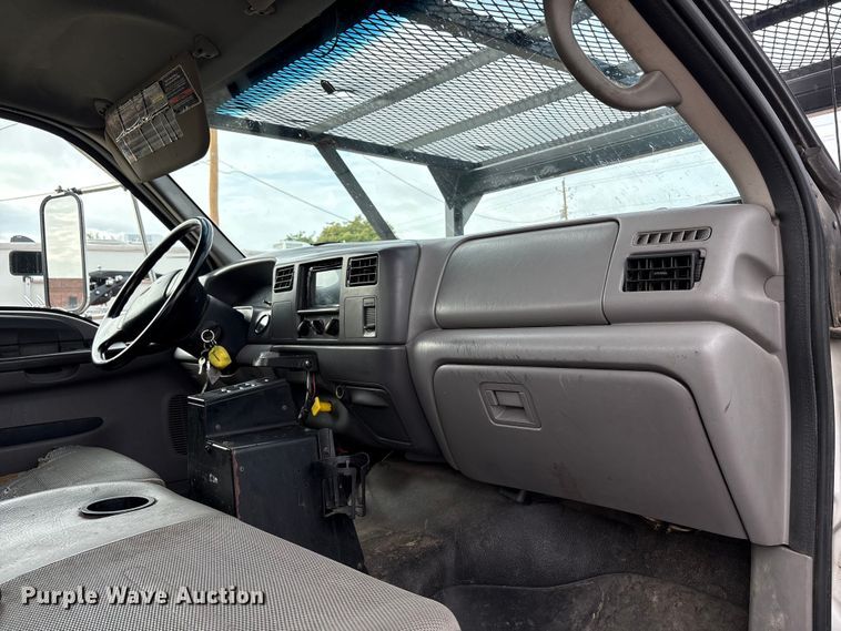 image for item EC8089 2000 Ford F750 Super Duty Ext. Cab forestry bucket truck