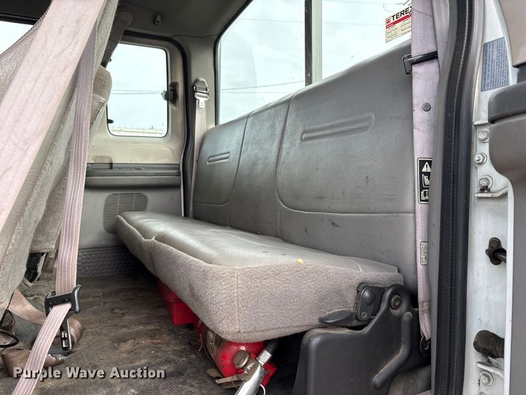 image for item EC8089 2000 Ford F750 Super Duty Ext. Cab forestry bucket truck