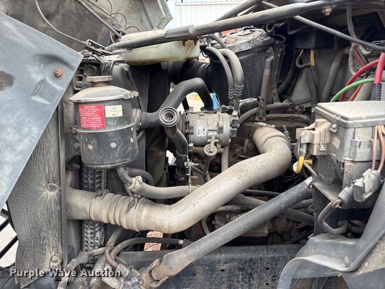 image for item EC8089 2000 Ford F750 Super Duty Ext. Cab forestry bucket truck