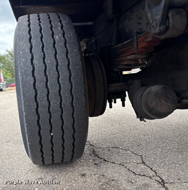 image for item EC8089 2000 Ford F750 Super Duty Ext. Cab forestry bucket truck