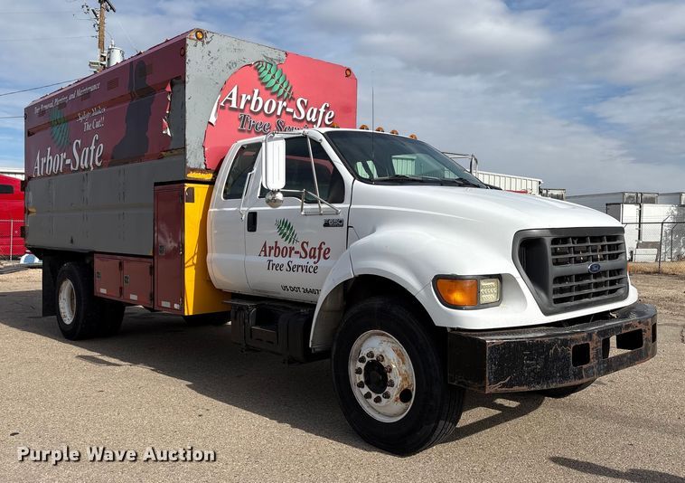 image for item EC8090 2001 Ford F650 Super Duty SuperCab chipper truck