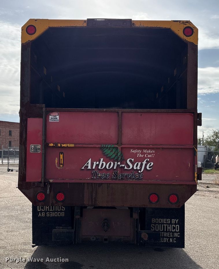 image for item EC8090 2001 Ford F650 Super Duty SuperCab chipper truck