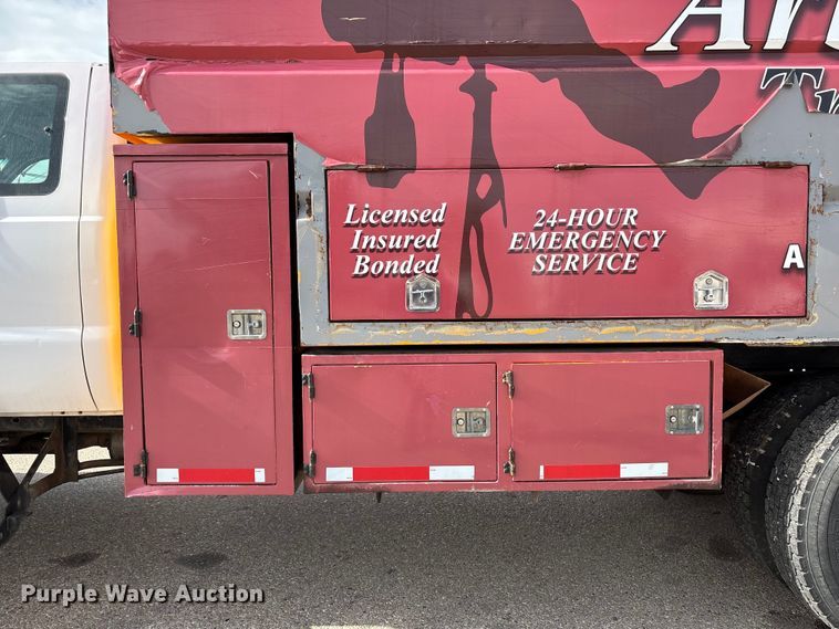 image for item EC8090 2001 Ford F650 Super Duty SuperCab chipper truck