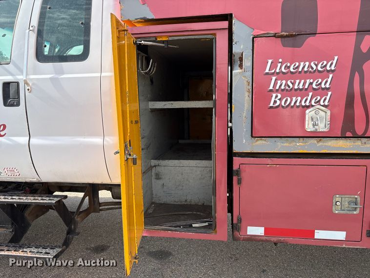 image for item EC8090 2001 Ford F650 Super Duty SuperCab chipper truck