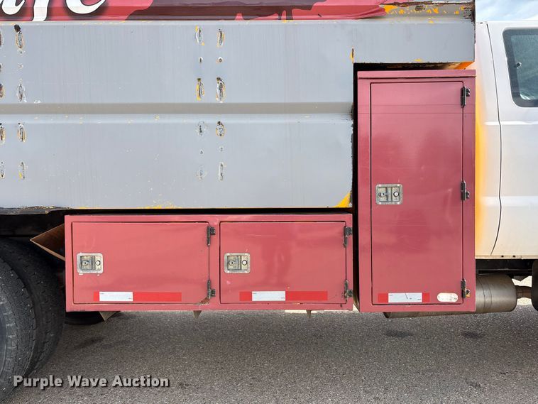 image for item EC8090 2001 Ford F650 Super Duty SuperCab chipper truck