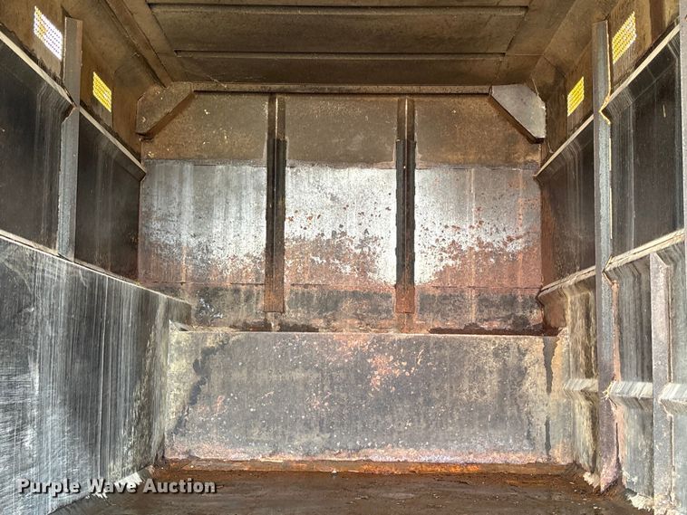 image for item EC8090 2001 Ford F650 Super Duty SuperCab chipper truck