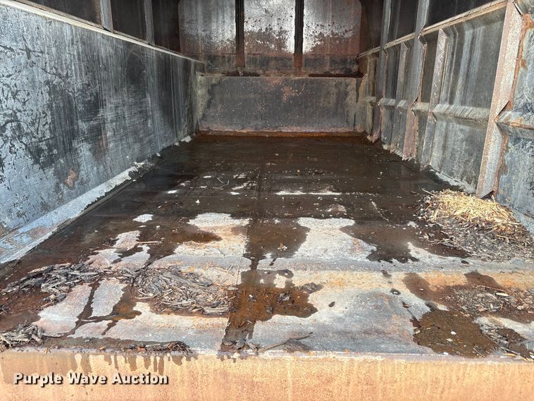 image for item EC8090 2001 Ford F650 Super Duty SuperCab chipper truck