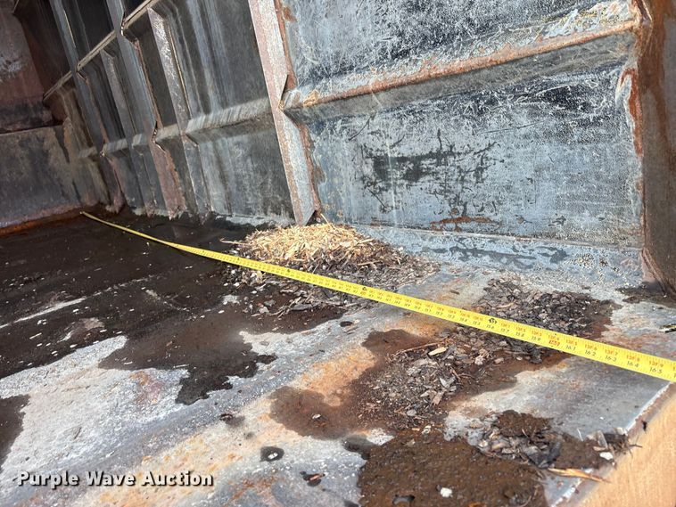 image for item EC8090 2001 Ford F650 Super Duty SuperCab chipper truck