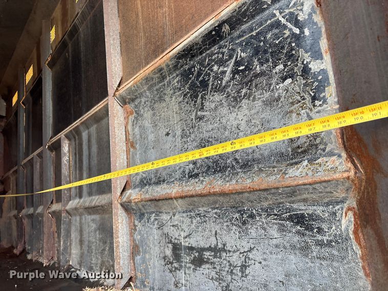 image for item EC8090 2001 Ford F650 Super Duty SuperCab chipper truck