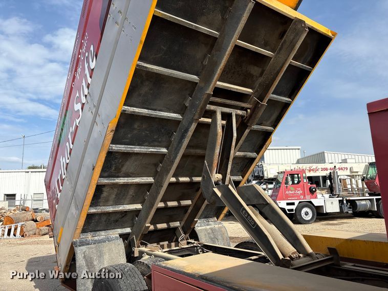 image for item EC8090 2001 Ford F650 Super Duty SuperCab chipper truck