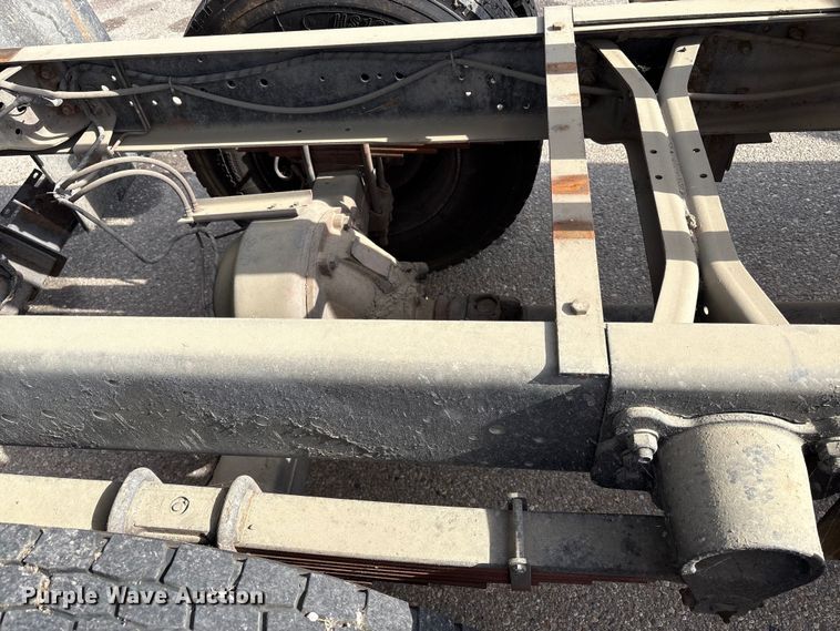 image for item EC8090 2001 Ford F650 Super Duty SuperCab chipper truck