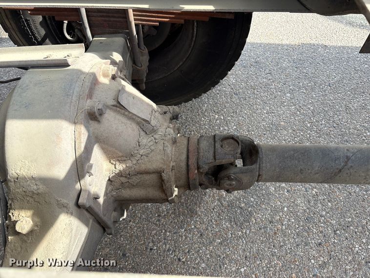 image for item EC8090 2001 Ford F650 Super Duty SuperCab chipper truck