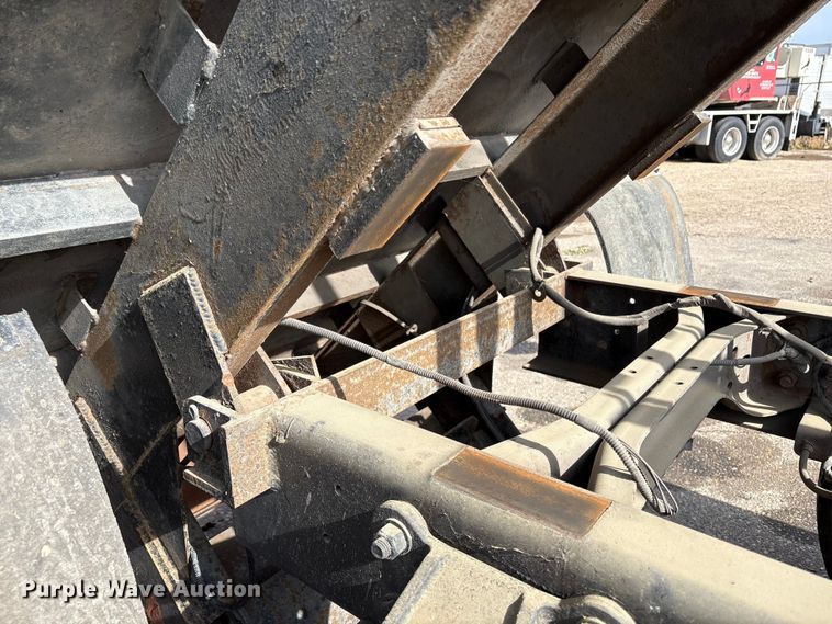 image for item EC8090 2001 Ford F650 Super Duty SuperCab chipper truck