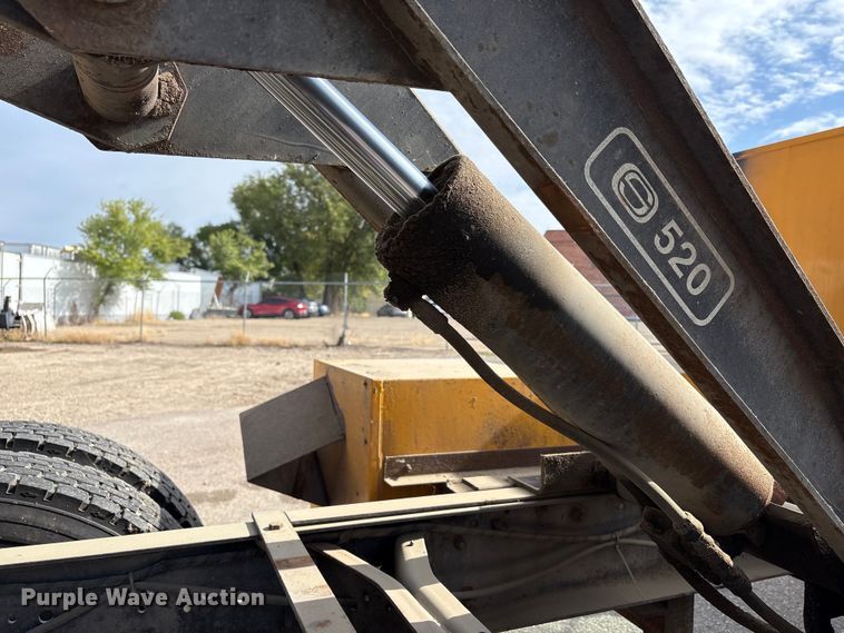 image for item EC8090 2001 Ford F650 Super Duty SuperCab chipper truck