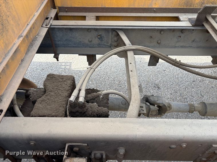 image for item EC8090 2001 Ford F650 Super Duty SuperCab chipper truck