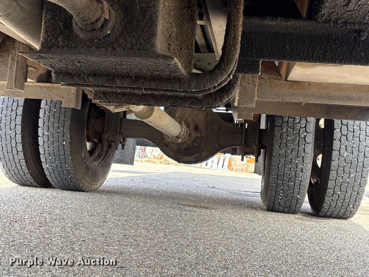 image for item EC8090 2001 Ford F650 Super Duty SuperCab chipper truck