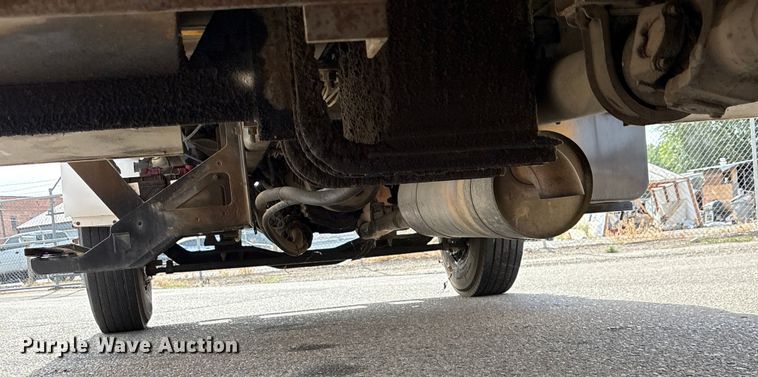 image for item EC8090 2001 Ford F650 Super Duty SuperCab chipper truck