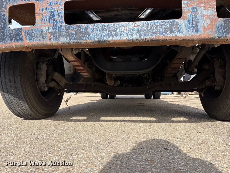 image for item EC8090 2001 Ford F650 Super Duty SuperCab chipper truck