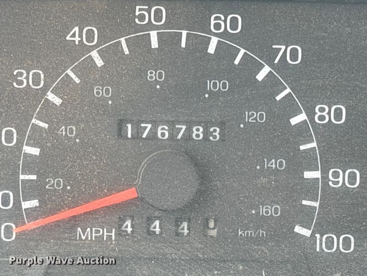 image for item EC8090 2001 Ford F650 Super Duty SuperCab chipper truck