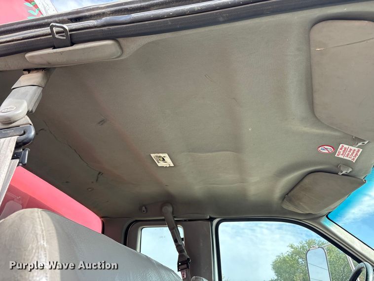 image for item EC8090 2001 Ford F650 Super Duty SuperCab chipper truck