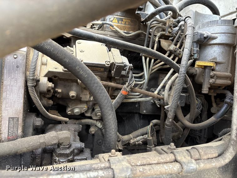 image for item EC8090 2001 Ford F650 Super Duty SuperCab chipper truck