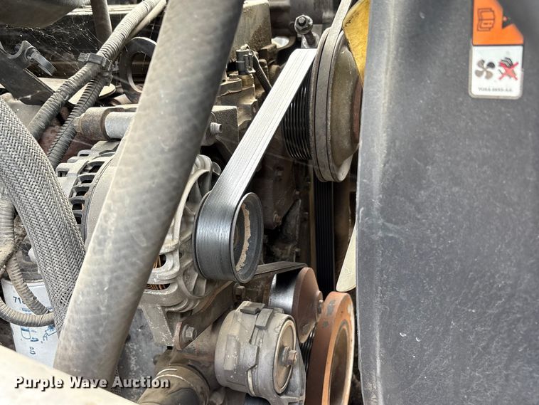 image for item EC8090 2001 Ford F650 Super Duty SuperCab chipper truck