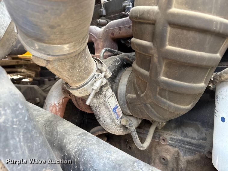 image for item EC8090 2001 Ford F650 Super Duty SuperCab chipper truck