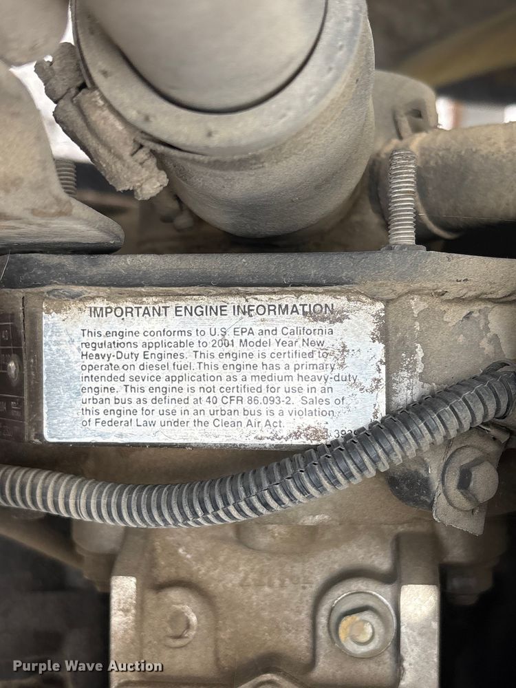 image for item EC8090 2001 Ford F650 Super Duty SuperCab chipper truck