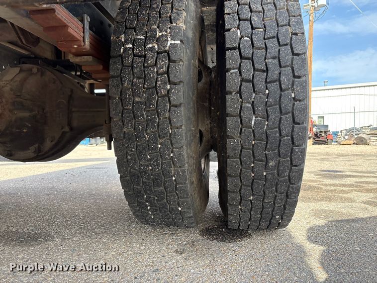 image for item EC8090 2001 Ford F650 Super Duty SuperCab chipper truck