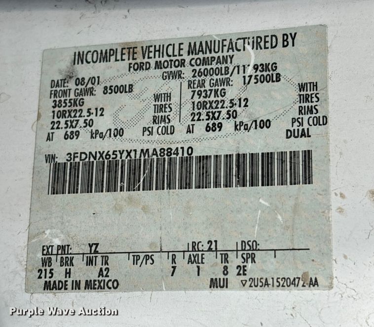 image for item EC8090 2001 Ford F650 Super Duty SuperCab chipper truck