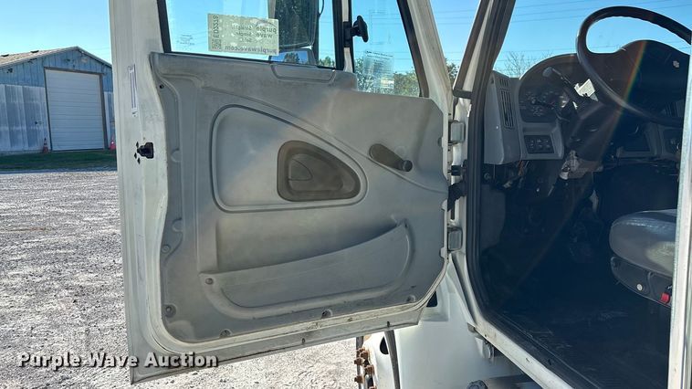 image for item ED2278 2007 International 4300 refrigerated delivery truck