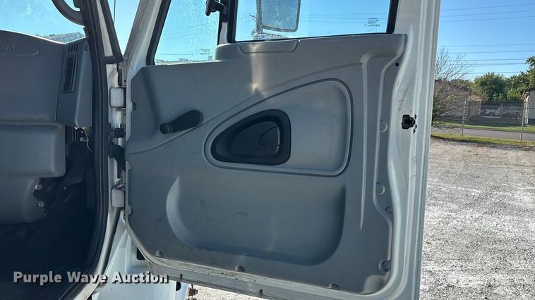 image for item ED2278 2007 International 4300 refrigerated delivery truck