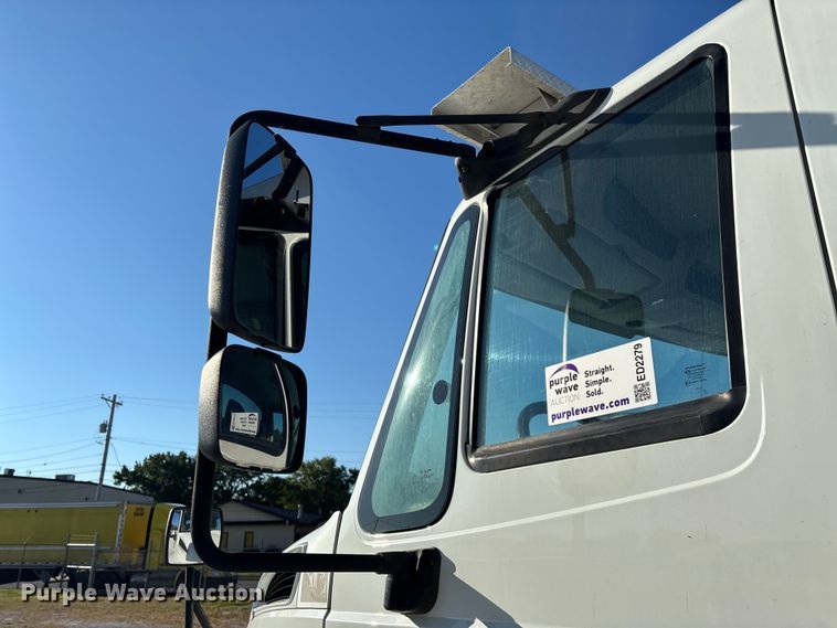 image for item ED2279 2016 International 4300 truck cab and chassis