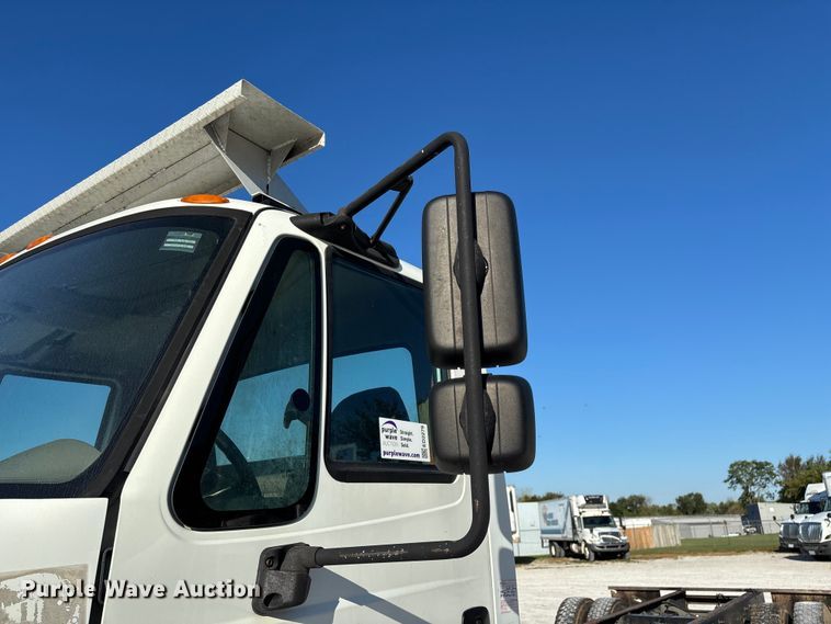 image for item ED2279 2016 International 4300 truck cab and chassis