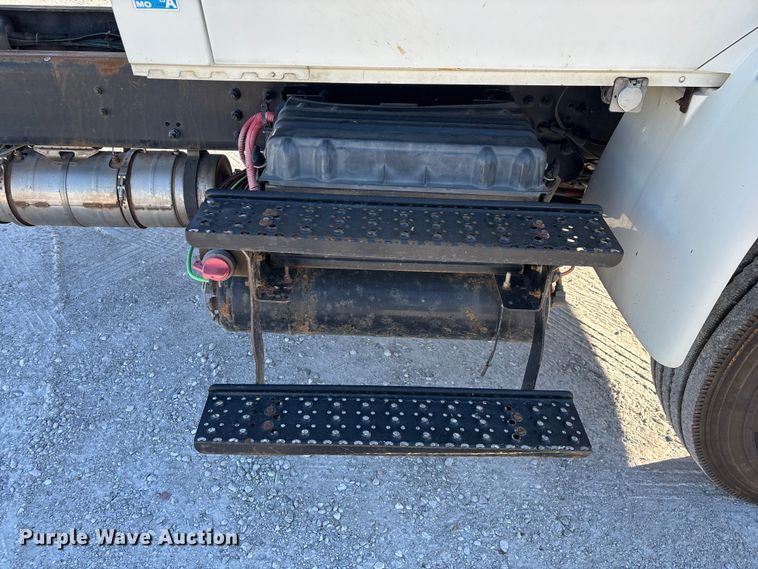 image for item ED2279 2016 International 4300 truck cab and chassis